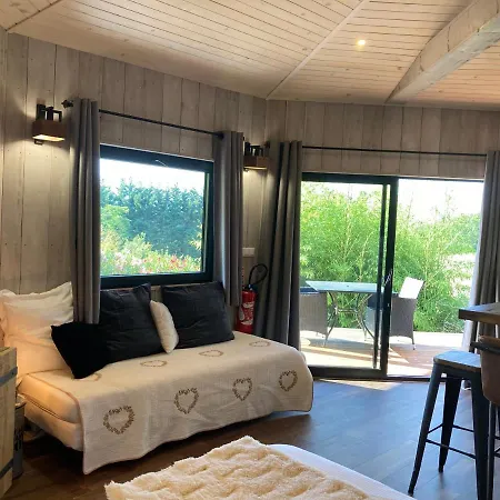 Bed & Breakfast Trésors De Campagne,spas Privatifs 3*