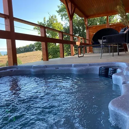 Bed & Breakfast Trésors De Campagne,spas Privatifs 3*