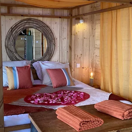 Trésors De Campagne,spas Privatifs Bed & Breakfast