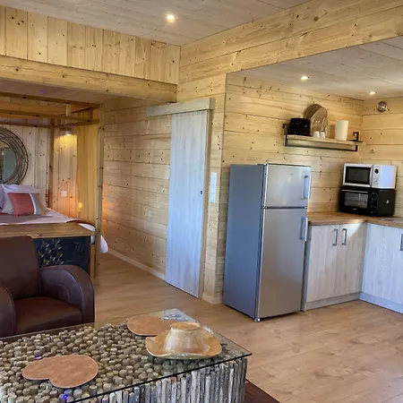 Bed & Breakfast Trésors De Campagne,spas Privatifs 3*