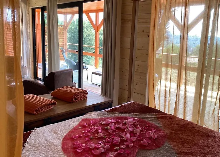 Couette-café Trésors De Campagne,spas Privatifs 3*