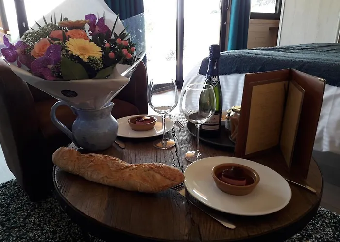 Trésors De Campagne,spas Privatifs Couette-café 3*